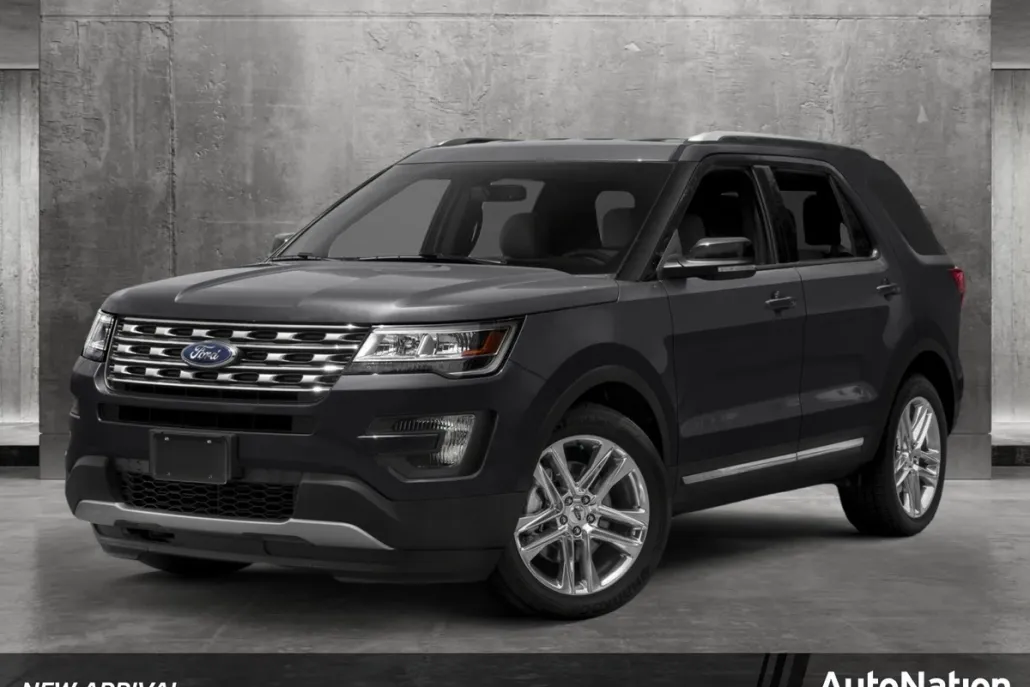 2017 Ford Explorer XLT photo 1