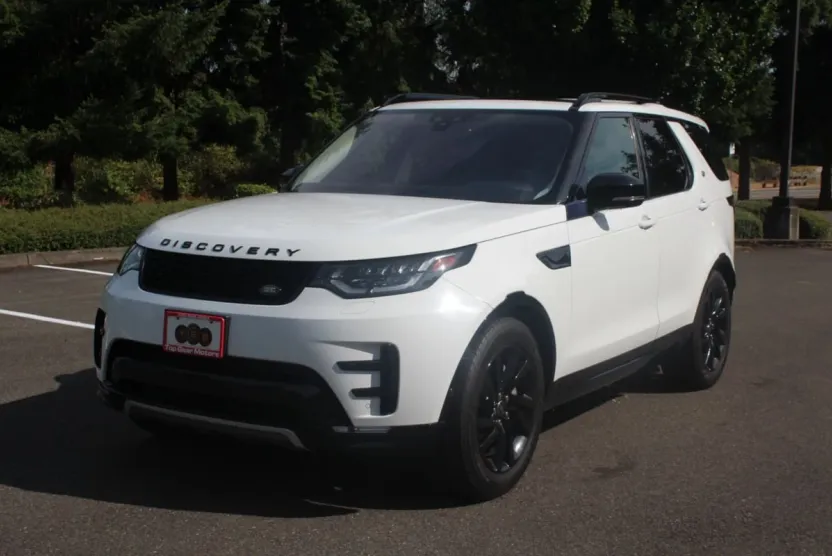 2020 Land Rover Discovery Landmark photo 1