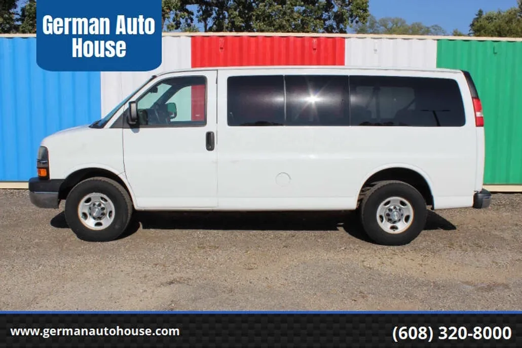 2013 Chevrolet Express 3500 Passenger Van photo 1