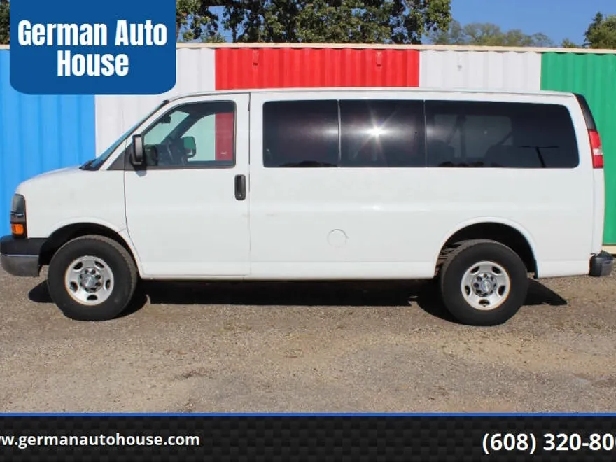 2013 Chevrolet Express 3500 Passenger Van photo 1