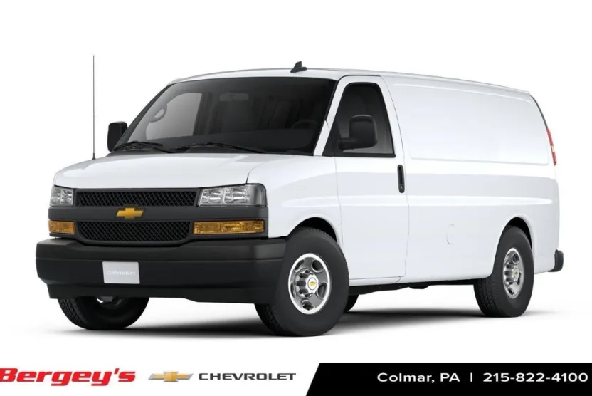 2025 Chevrolet Express Cargo 2500 Base photo 1