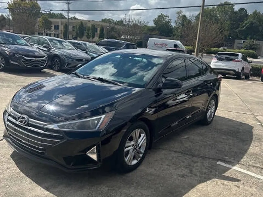 2020 Hyundai Elantra Limited photo 1