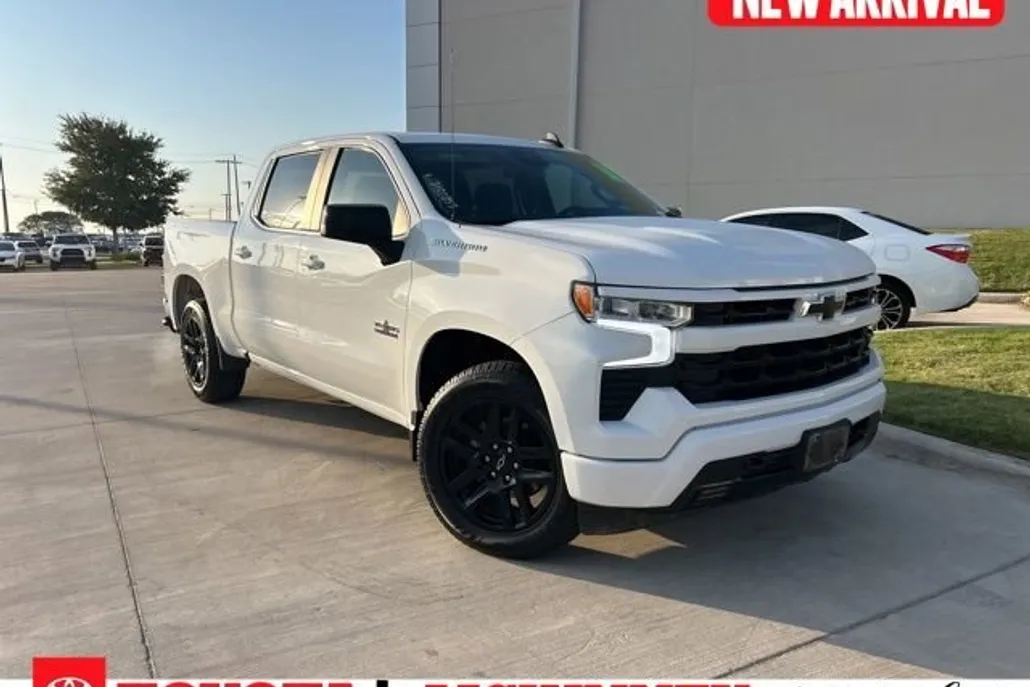 2023 Chevrolet Silverado 1500 RST photo 1
