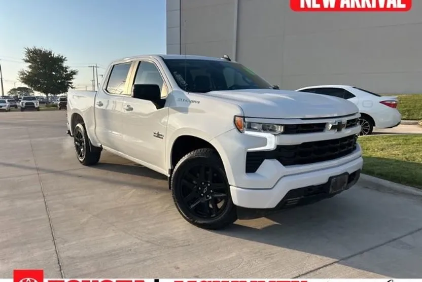 2023 Chevrolet Silverado 1500 RST photo 1