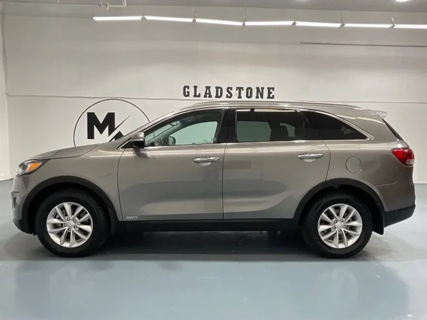 2018 Kia Sorento LX photo 1