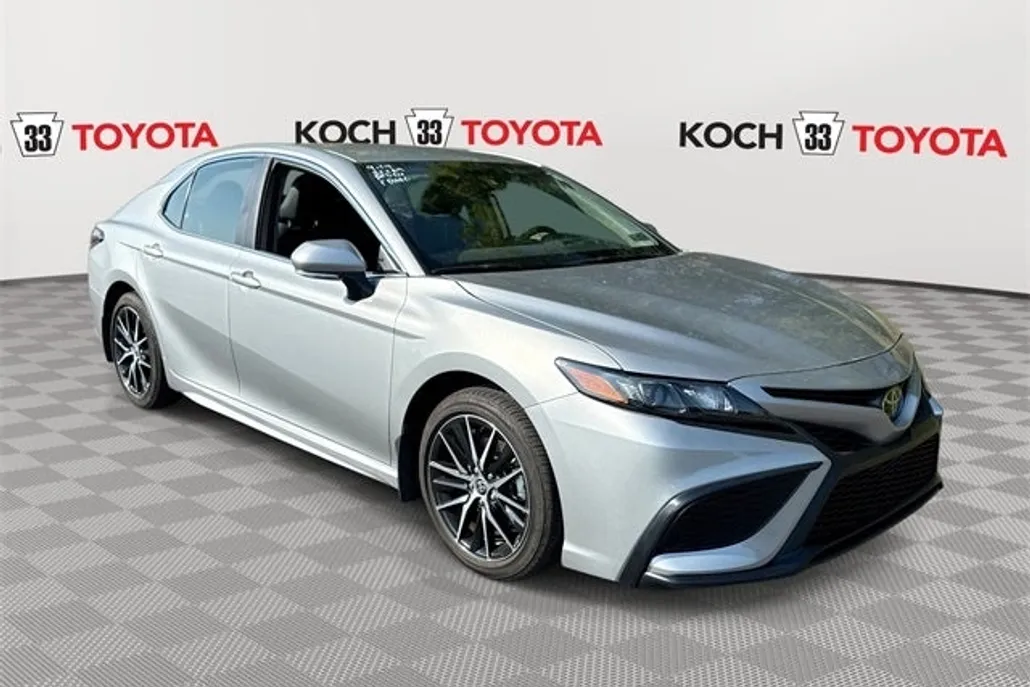2024 Toyota Camry SE photo 1