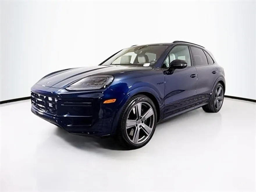2025 Porsche Cayenne Turbo E-Hybrid photo 1