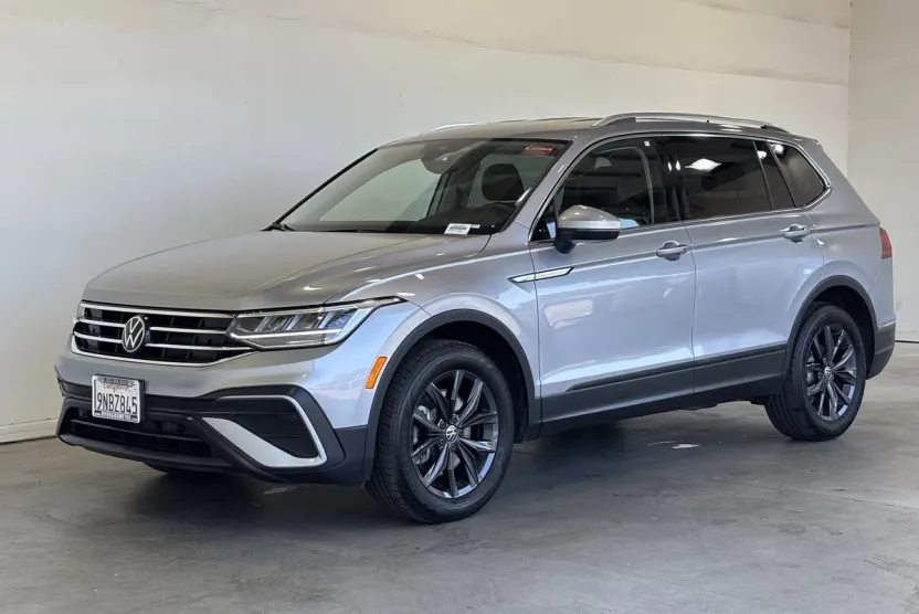 2024 Volkswagen Tiguan SE Wolfsburg Edition photo 1