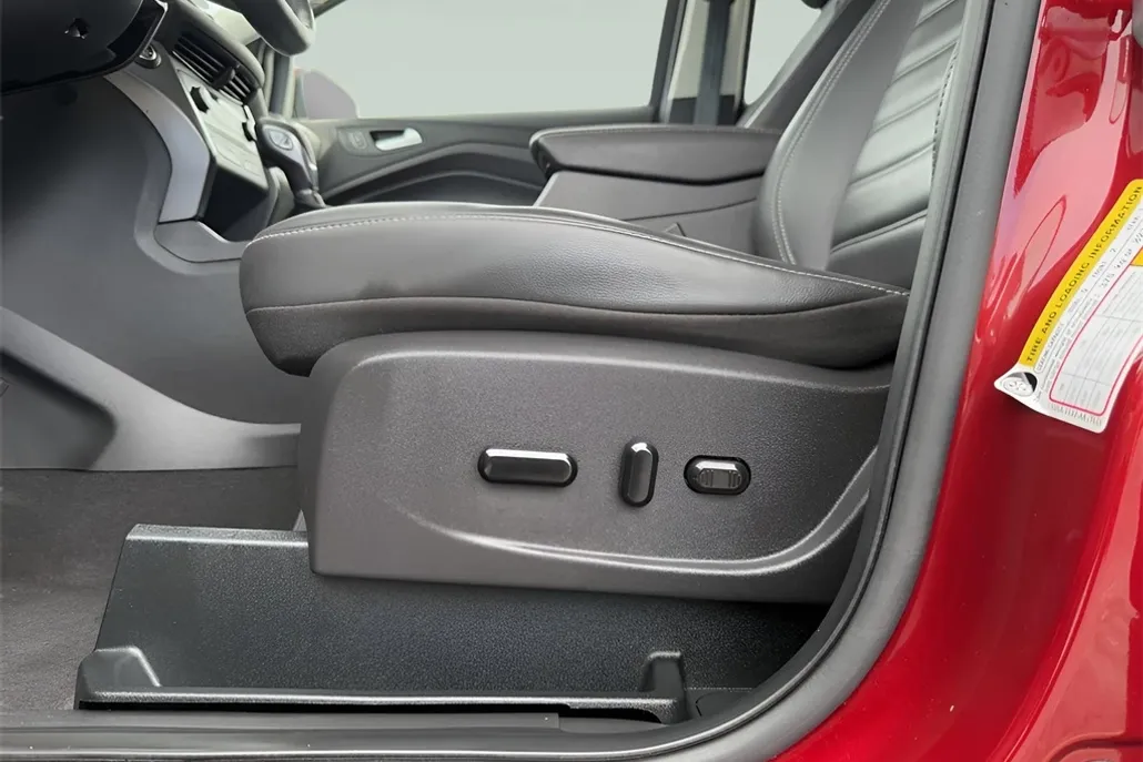 2019 Ford Escape SEL photo 1
