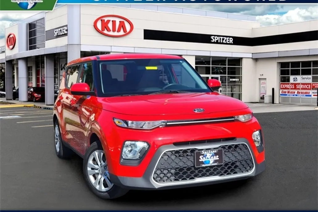 2020 Kia Soul LX photo 1