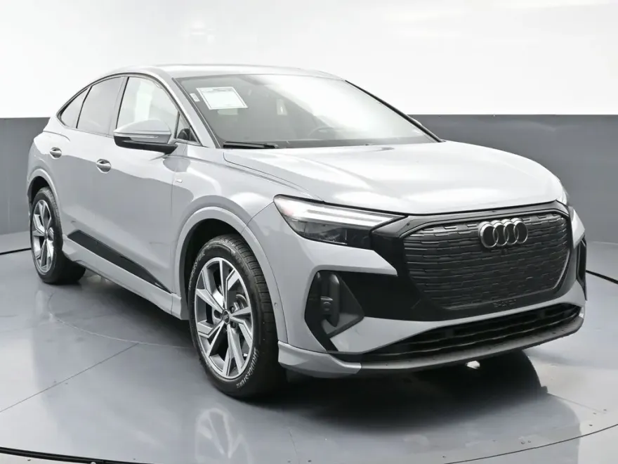 2024 Audi Q4 E-tron Premium Plus photo 1