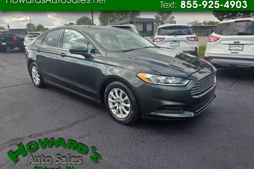 2015 Ford Fusion S photo 1