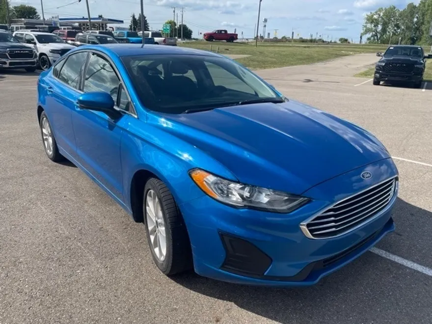 2020 Ford Fusion SE photo 1