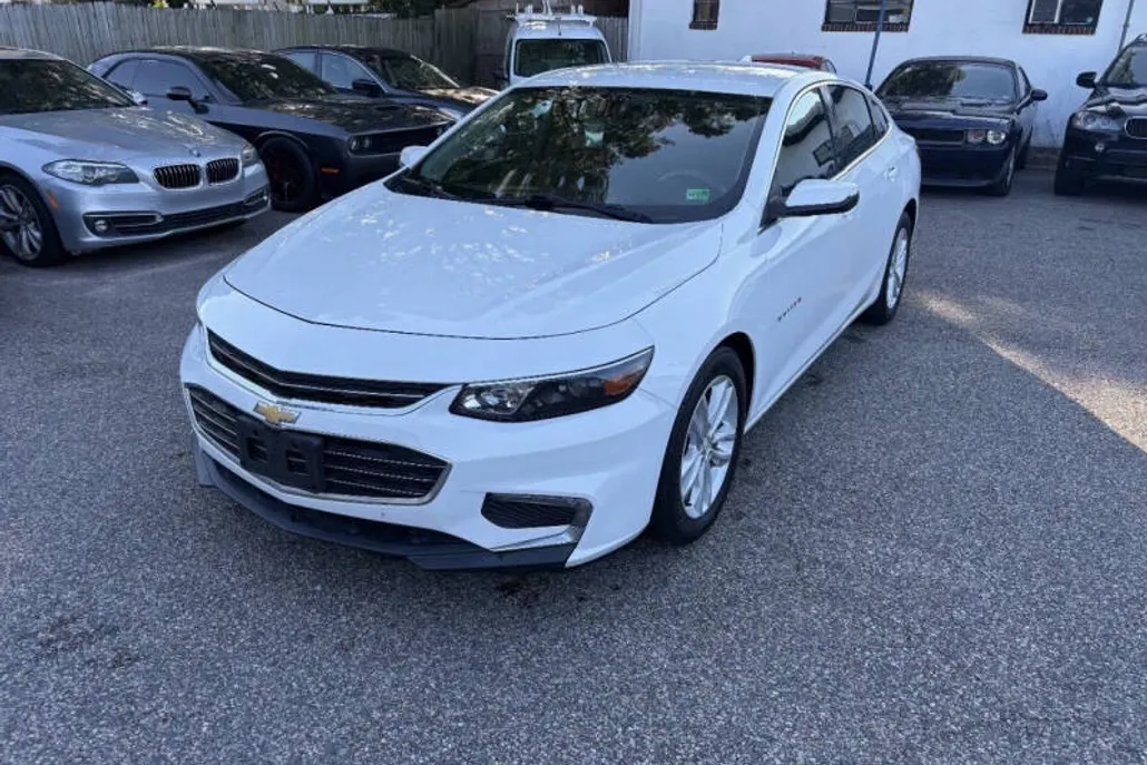 2018 Chevrolet Malibu 1LT photo 1