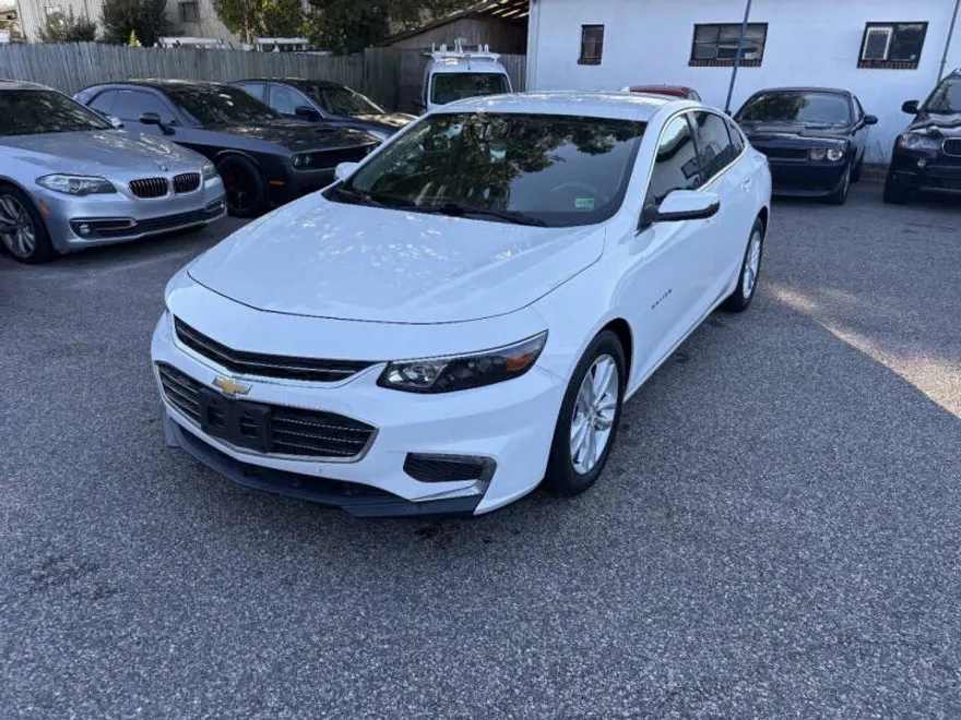 2018 Chevrolet Malibu 1LT photo 1