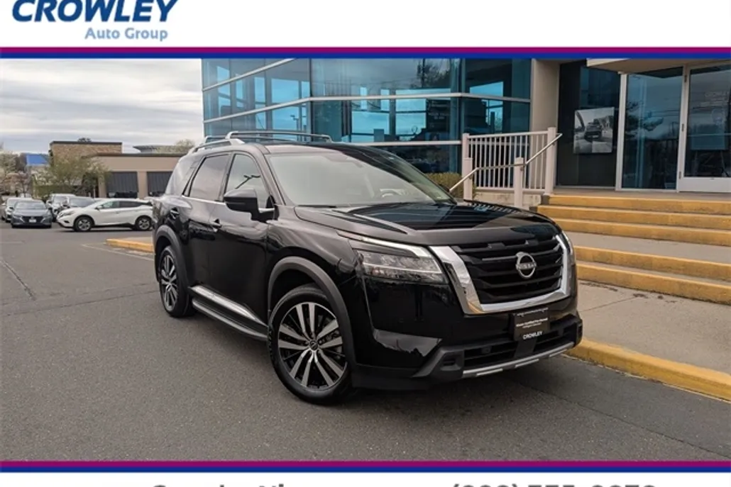 2023 Nissan Pathfinder Platinum photo 1