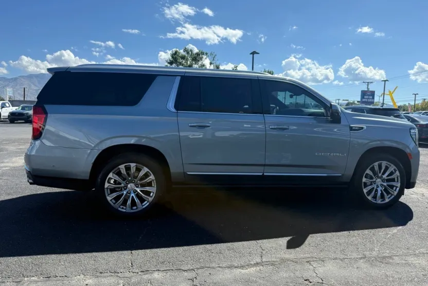 2024 Gmc Yukon XL Denali photo 1
