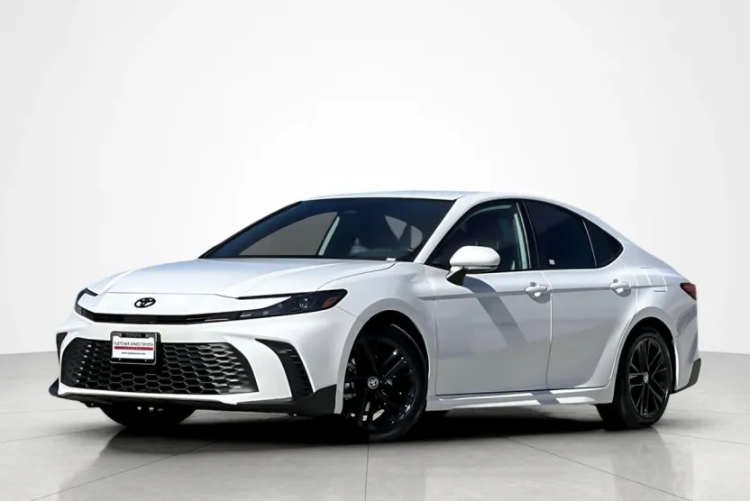 2025 Toyota Camry SE photo 1