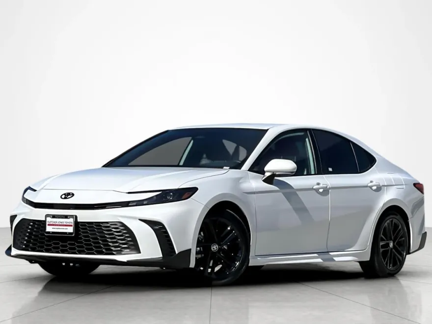 2025 Toyota Camry SE photo 1