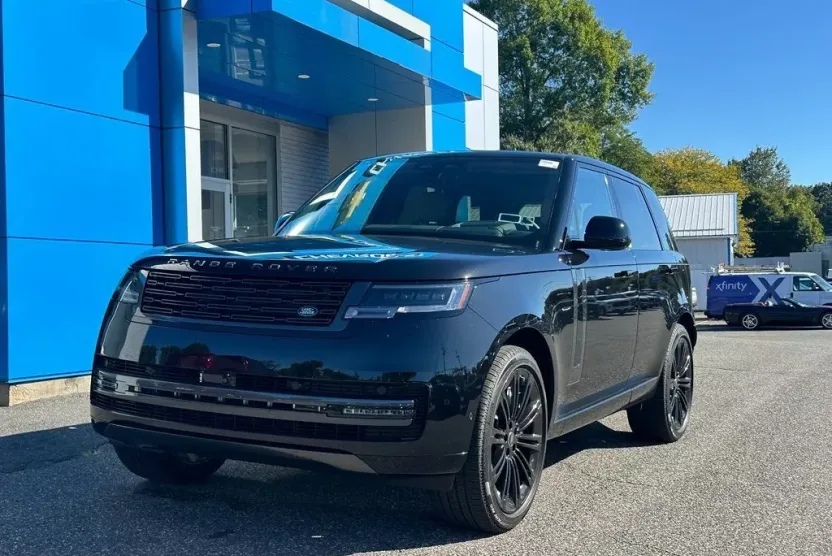 2025 Land Rover Range Rover SE photo 1