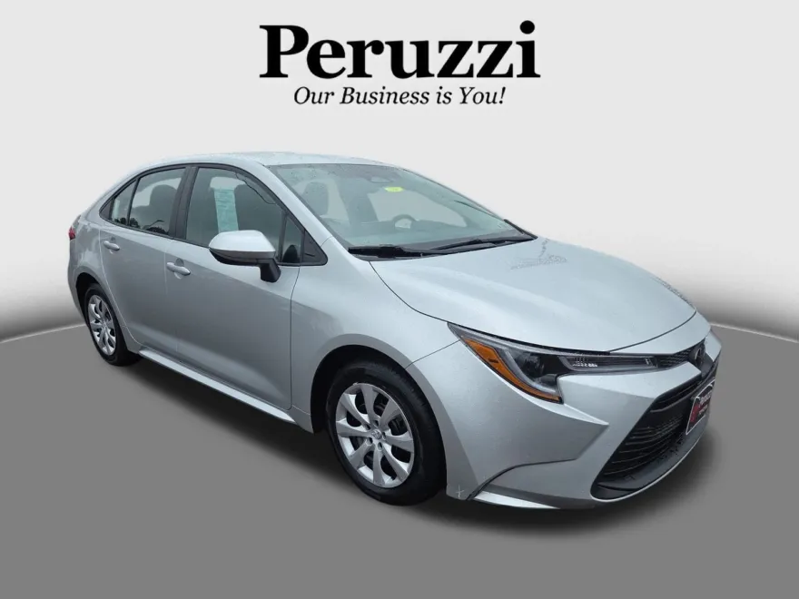 2024 Toyota Corolla LE photo 1