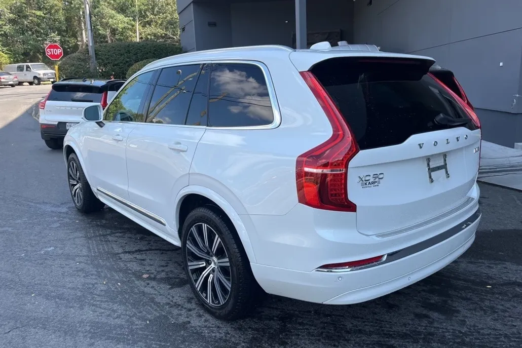 2024 Volvo XC90 B5 Core photo 1