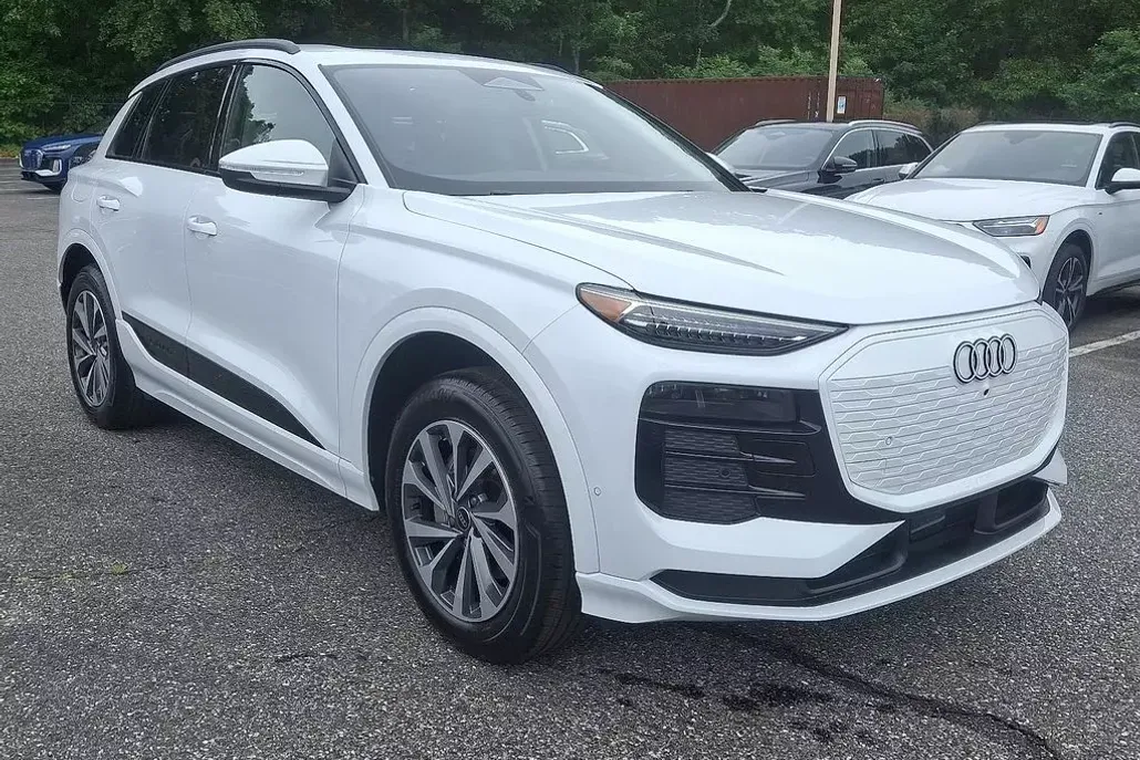 2025 Audi Q6 E-tron Premium Plus photo 1