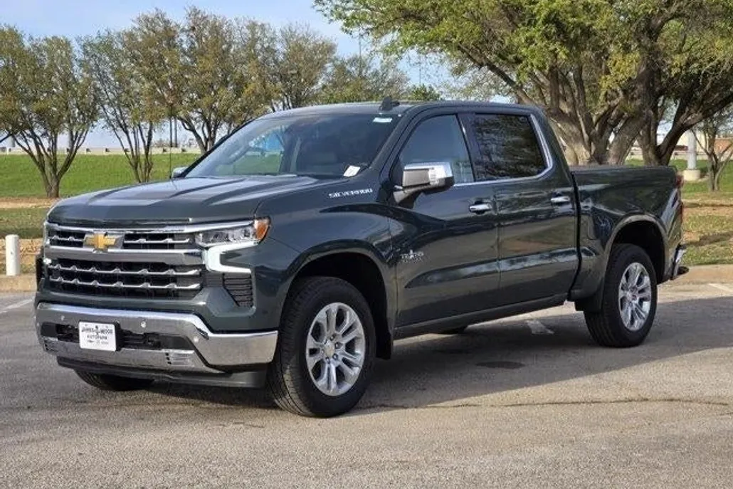 2025 Chevrolet Silverado 1500 LTZ photo 1