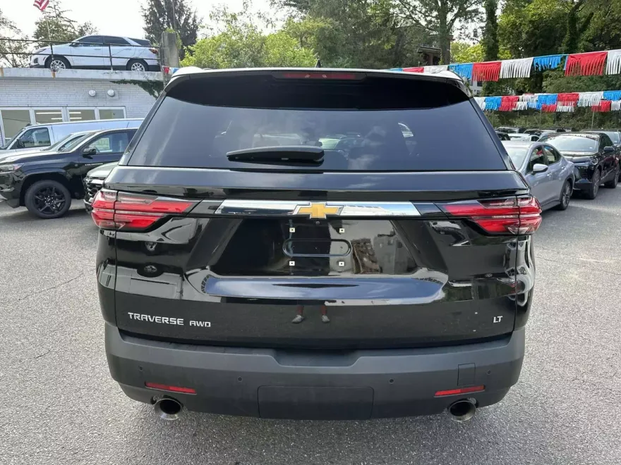2023 Chevrolet Traverse 1LT photo 1