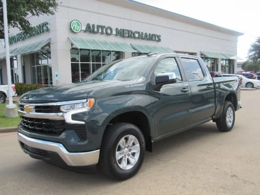 2025 Chevrolet Silverado 1500 LT photo 1
