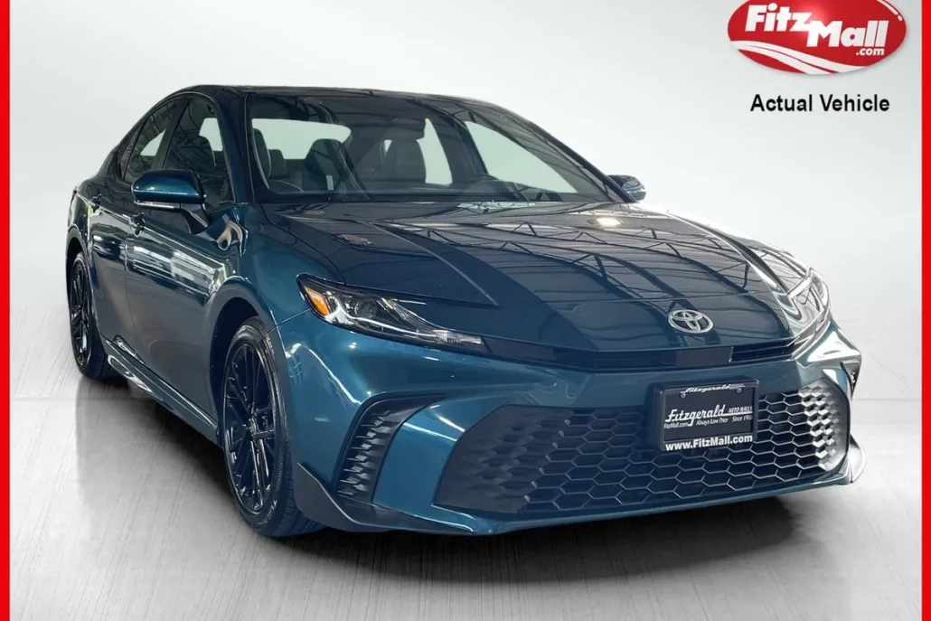 2025 Toyota Camry Hybrid photo 1