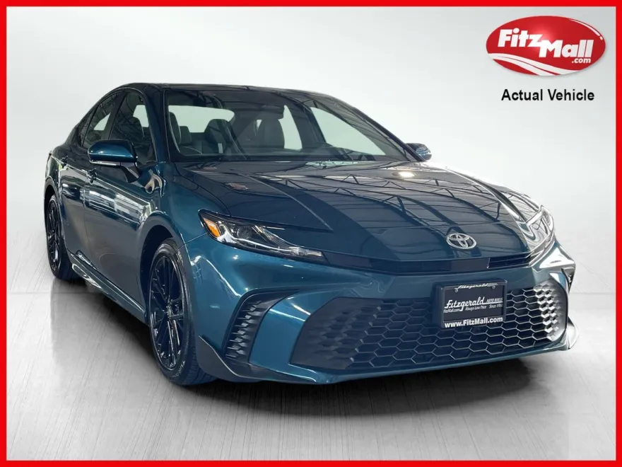 2025 Toyota Camry Hybrid photo 1