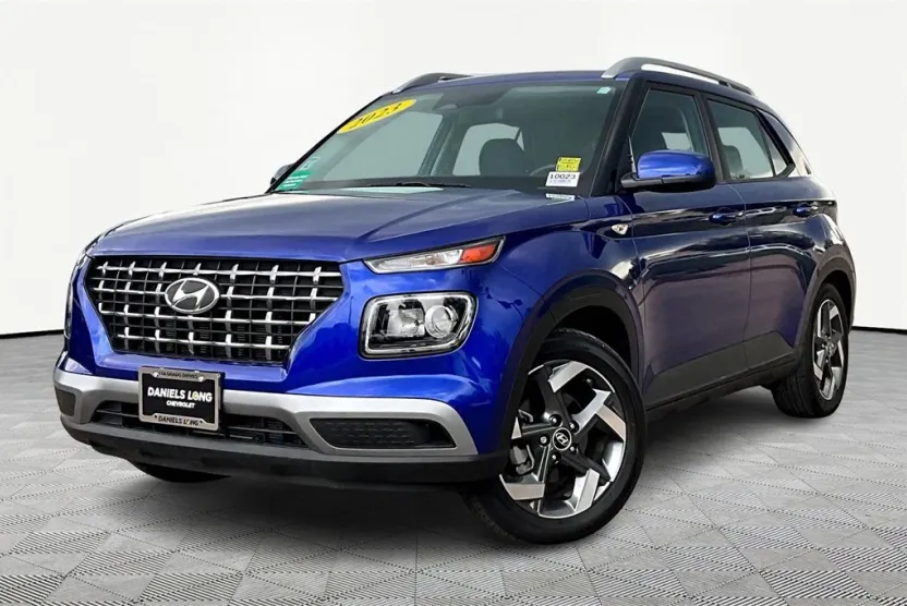 2023 Hyundai Venue SEL photo 1