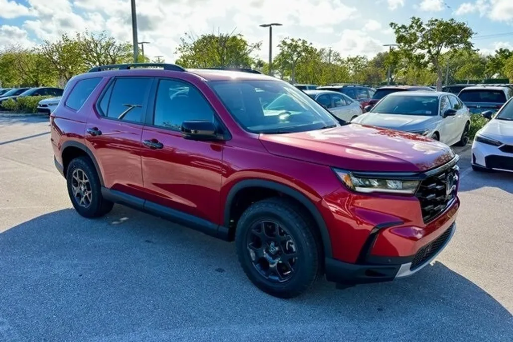 2025 Honda Pilot TrailSport photo 1
