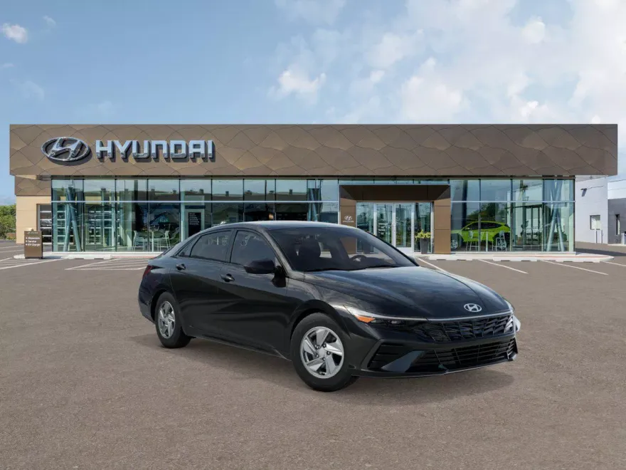 2025 Hyundai Elantra SE photo 1