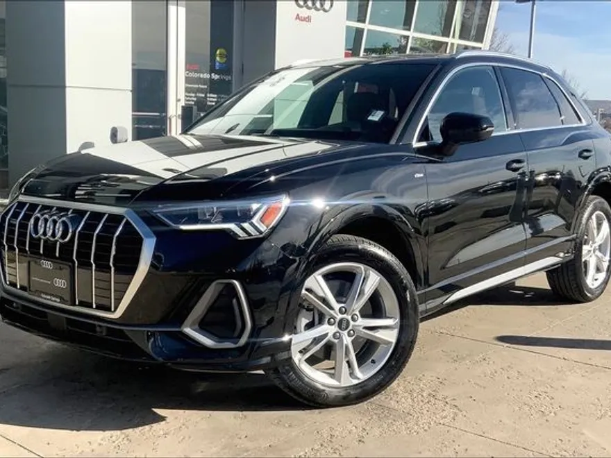 2024 Audi Q3 S line Premium Plus photo 1