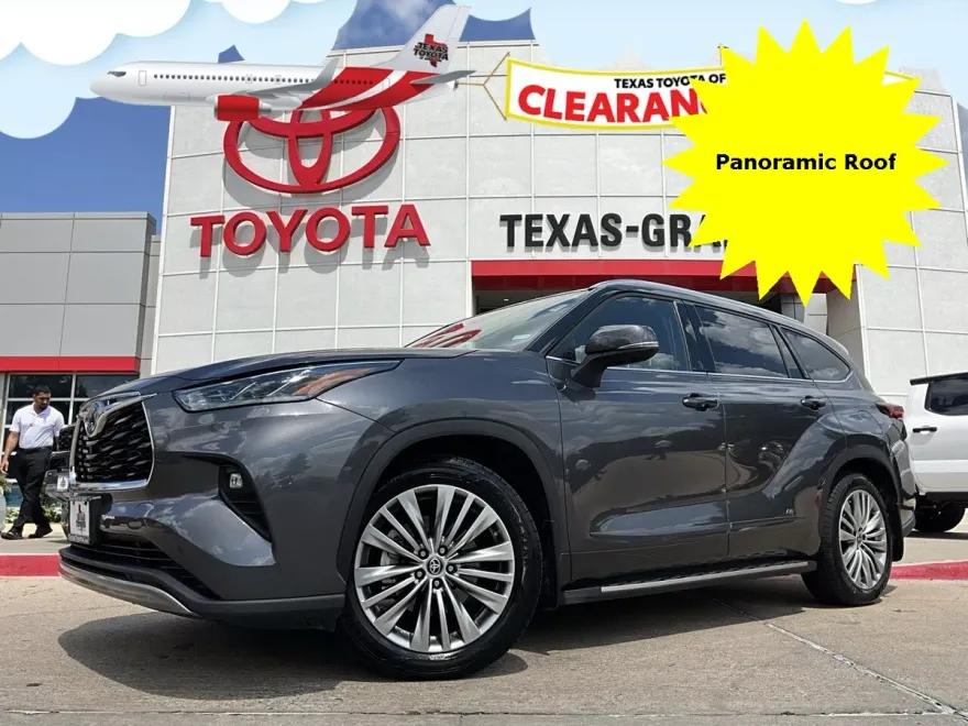 2022 Toyota Highlander Platinum photo 1