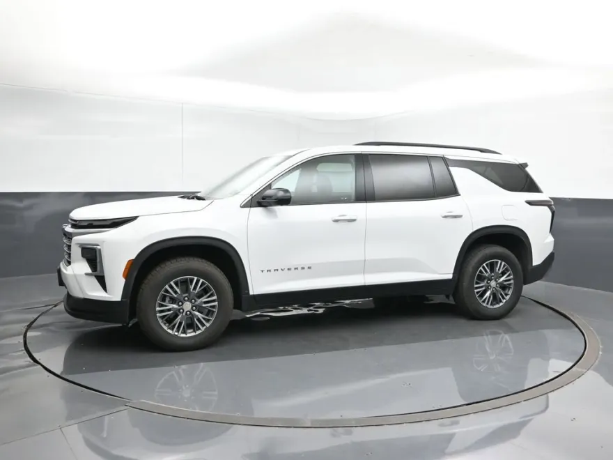 2024 Chevrolet Traverse photo 1
