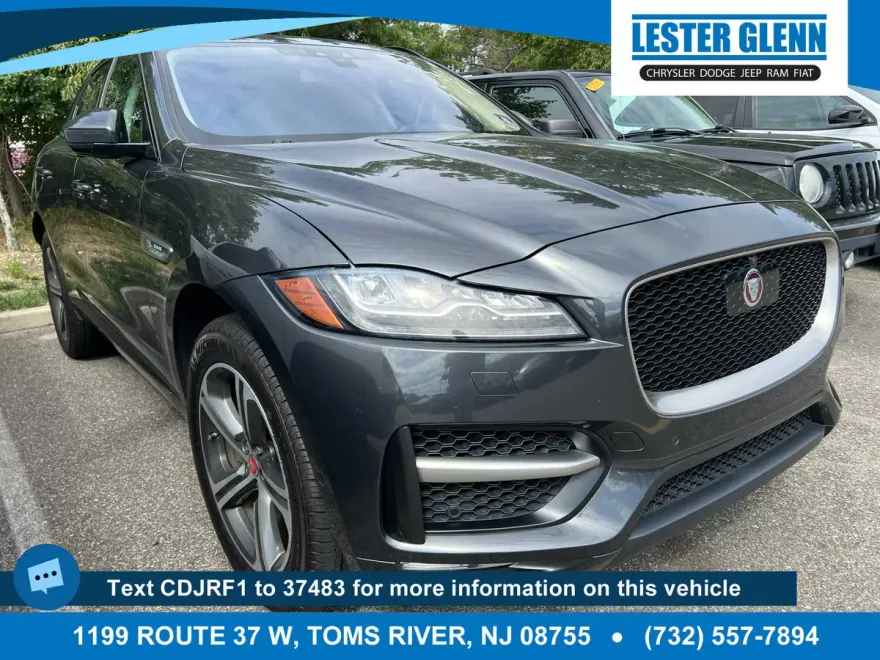 2017 Jaguar F-PACE R-Sport photo 1
