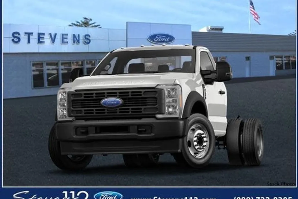 2024 Ford F-600 photo 1