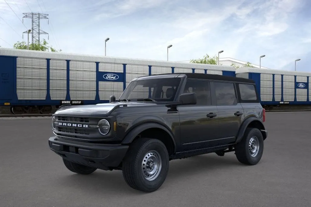 2025 Ford Bronco Base photo 1