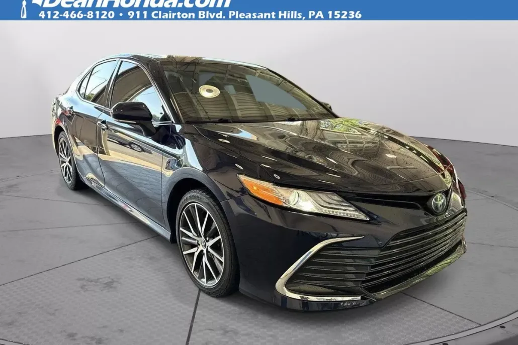 2022 Toyota Camry Hybrid XLE photo 1