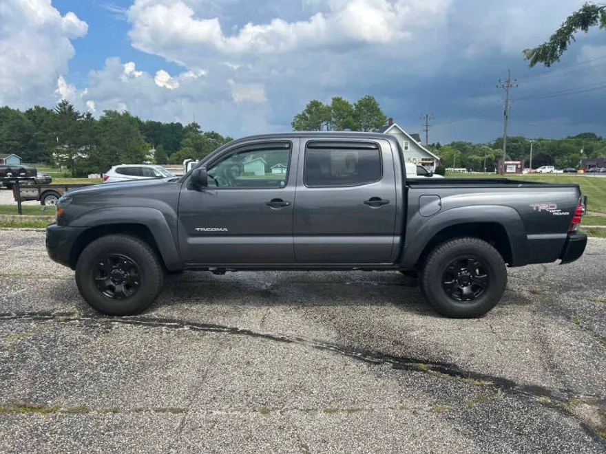 2011 Toyota Tacoma V6 photo 1