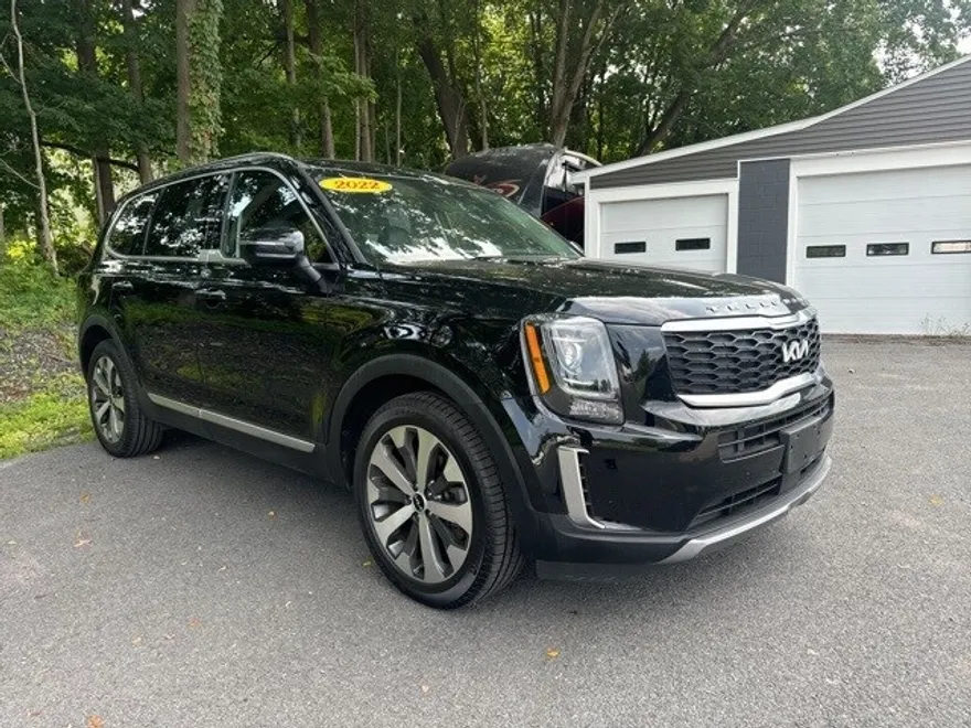 2022 Kia Telluride S photo 1