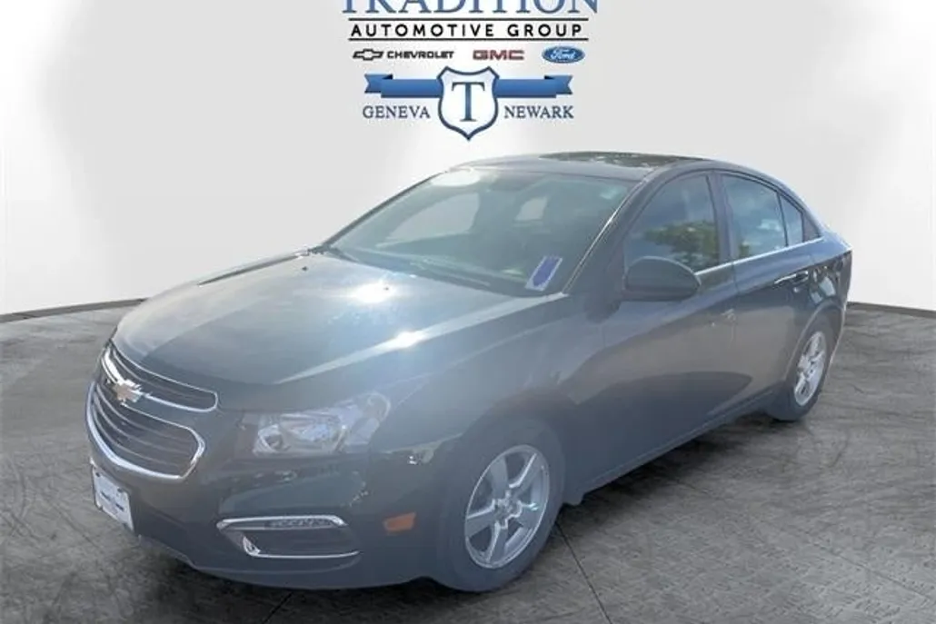 2015 Chevrolet Cruze LT photo 1