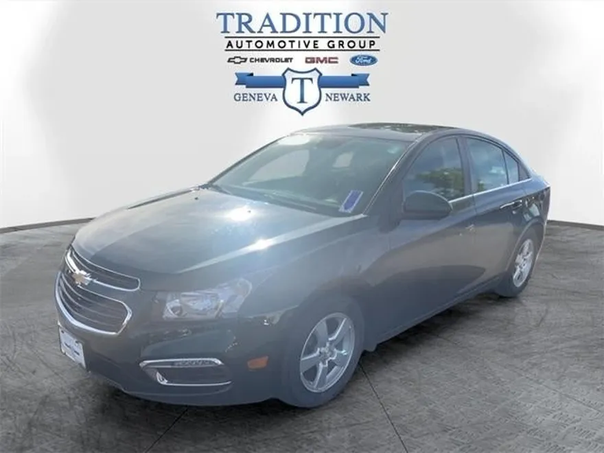 2015 Chevrolet Cruze LT photo 1
