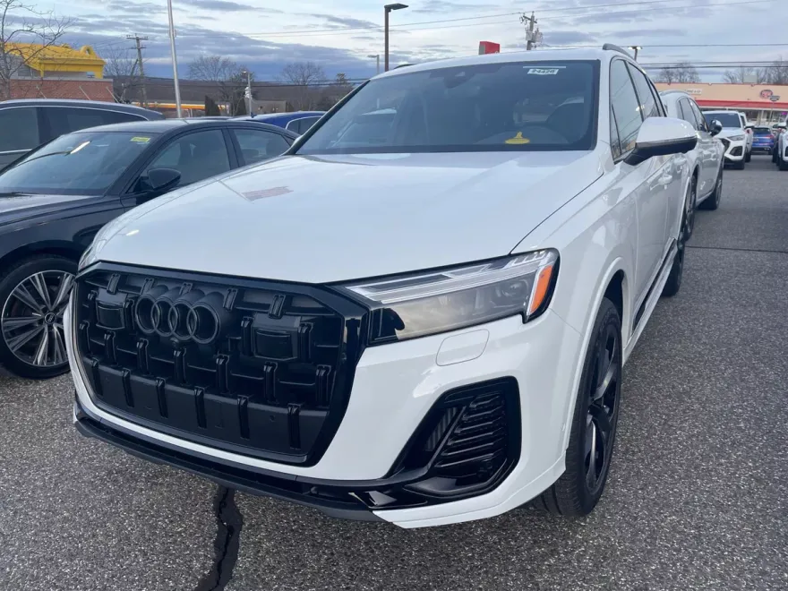 2025 Audi Q7 Premium Plus photo 1