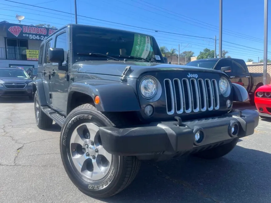 2017 Jeep Wrangler Unlimited Sahara photo 1