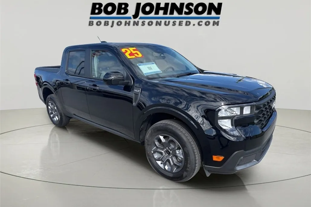 2025 Ford Maverick XLT photo 1