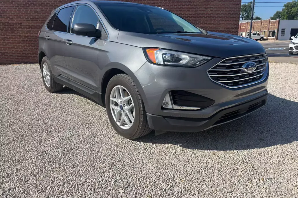 2021 Ford Edge SEL photo 1